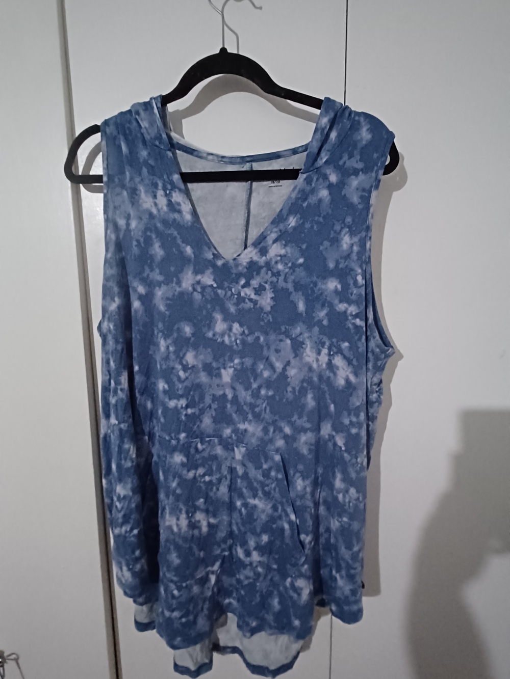 Lane Bryant Blue Tie-Dye V-Neck Sleeveless Tank